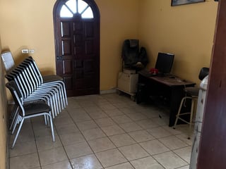 PROPIEDAD EN RENTA IDEAL PARA OFICINAS O CLINICAS MEDICAS EN GUALAN  - 2