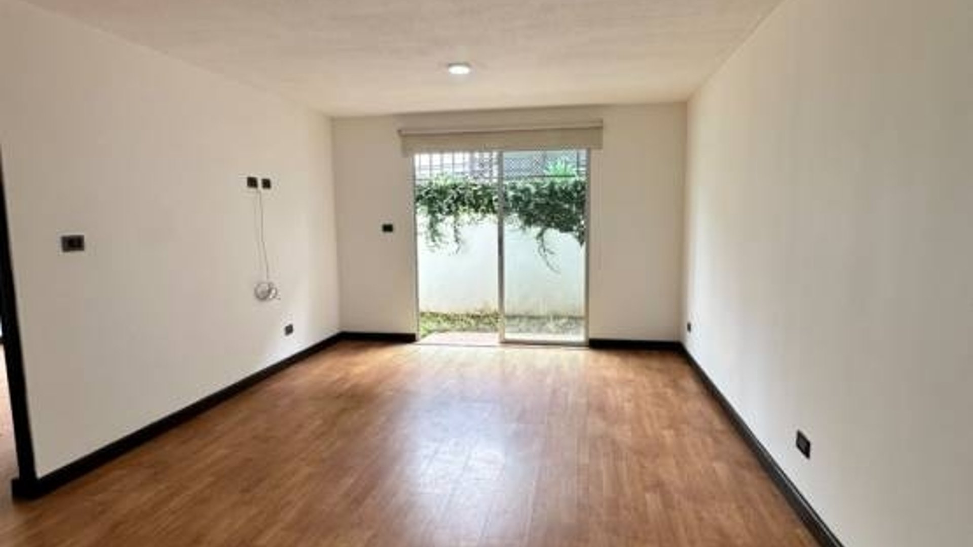 Apartamento en Renta, Zona 13 (R10391) - Image 1