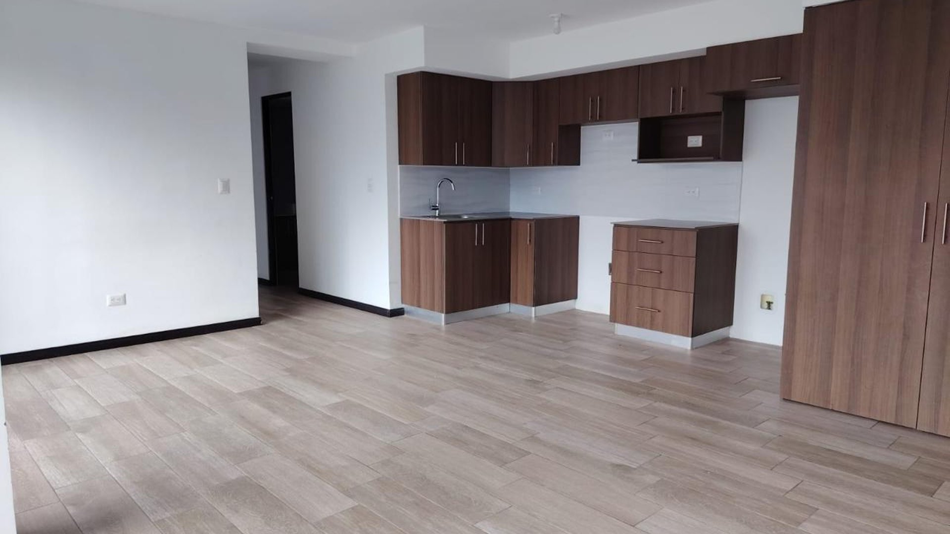 Apartamento en venta en zona 1 de Mixco - 3 habitaciones Ref-6000