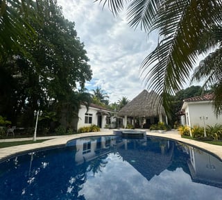 LAS OLAS SUR CASA EN RENTA
