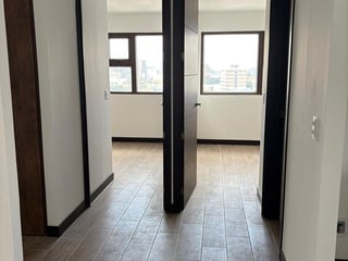 Apartamento en Venta Edificio Marqués de Oakland Zona 10 - Image 9