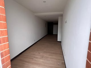 APARTAMENTO CON JARDÍN - Image 1