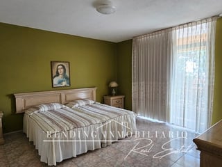 Building for Sale in Zone 1 | 965 m² Construction + 10 Parking Spaces - Image 5