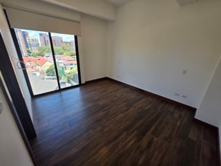 Apartamento en venta con habitacion de servicio en zona 14 Ref-5765 - 3