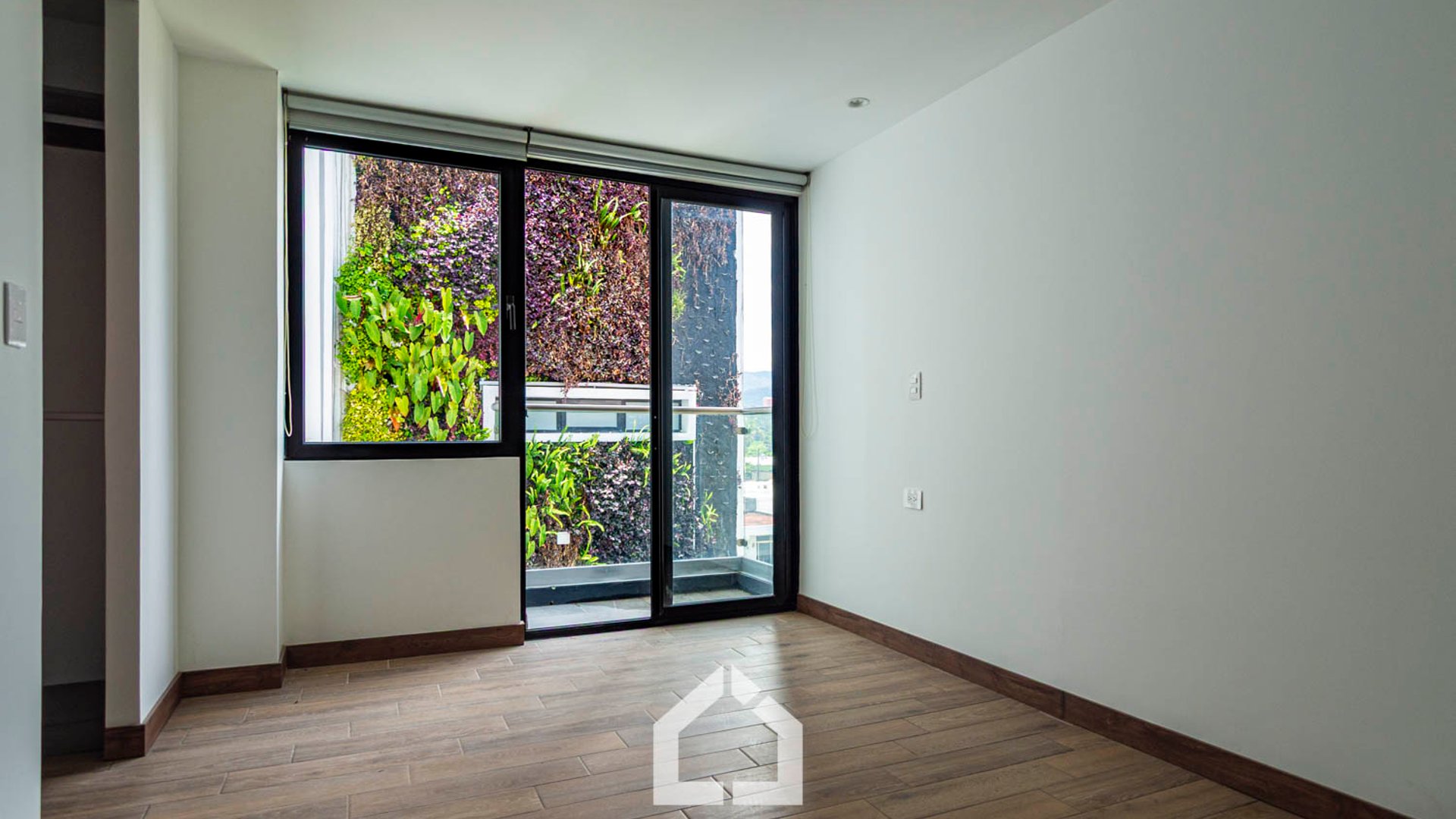 Apartamento de 2 habitaciones en edificio 21B+, zona 15 - Miniatura 4