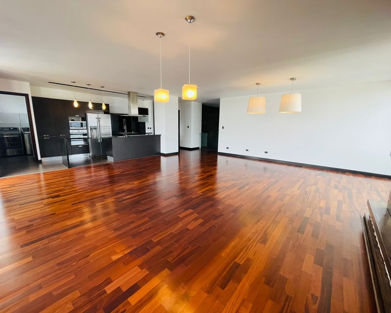 VENTA DE HERMOSO PENTHOUSE - MIDORI, ZONA 15