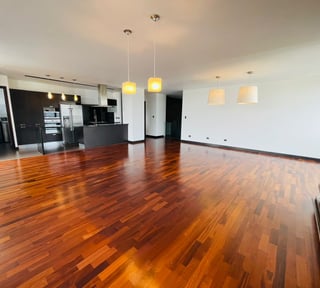 VENTA DE HERMOSO PENTHOUSE - MIDORI, ZONA 15