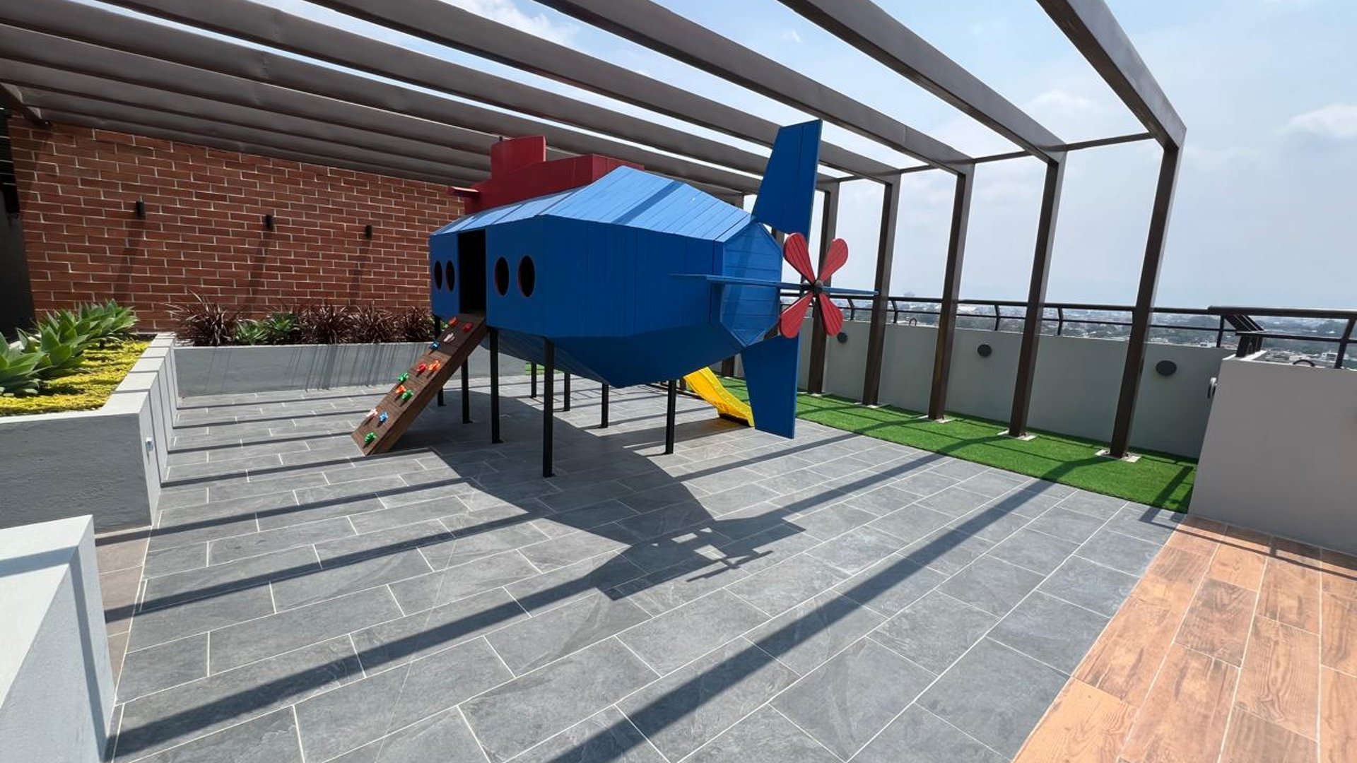 APARTAMENTO EN RENTA EN EDIFICIO UNIDO  ZONA 17 - Miniatura 9