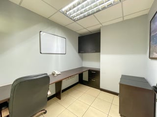 Oficina en venta, en Zone 10 - 3