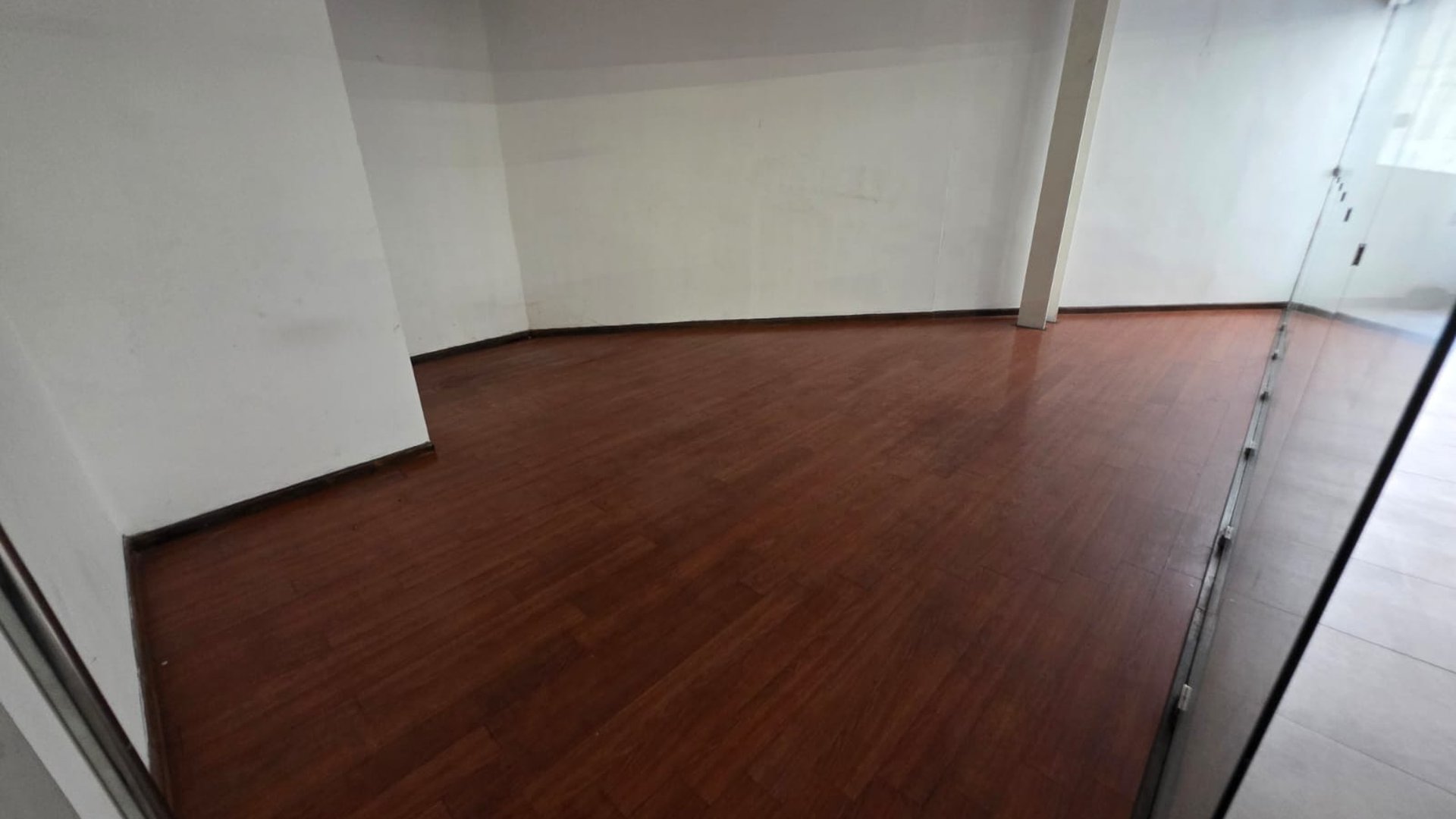 Local en renta dentro de Plaza Comercial zona 9 Ref-5144