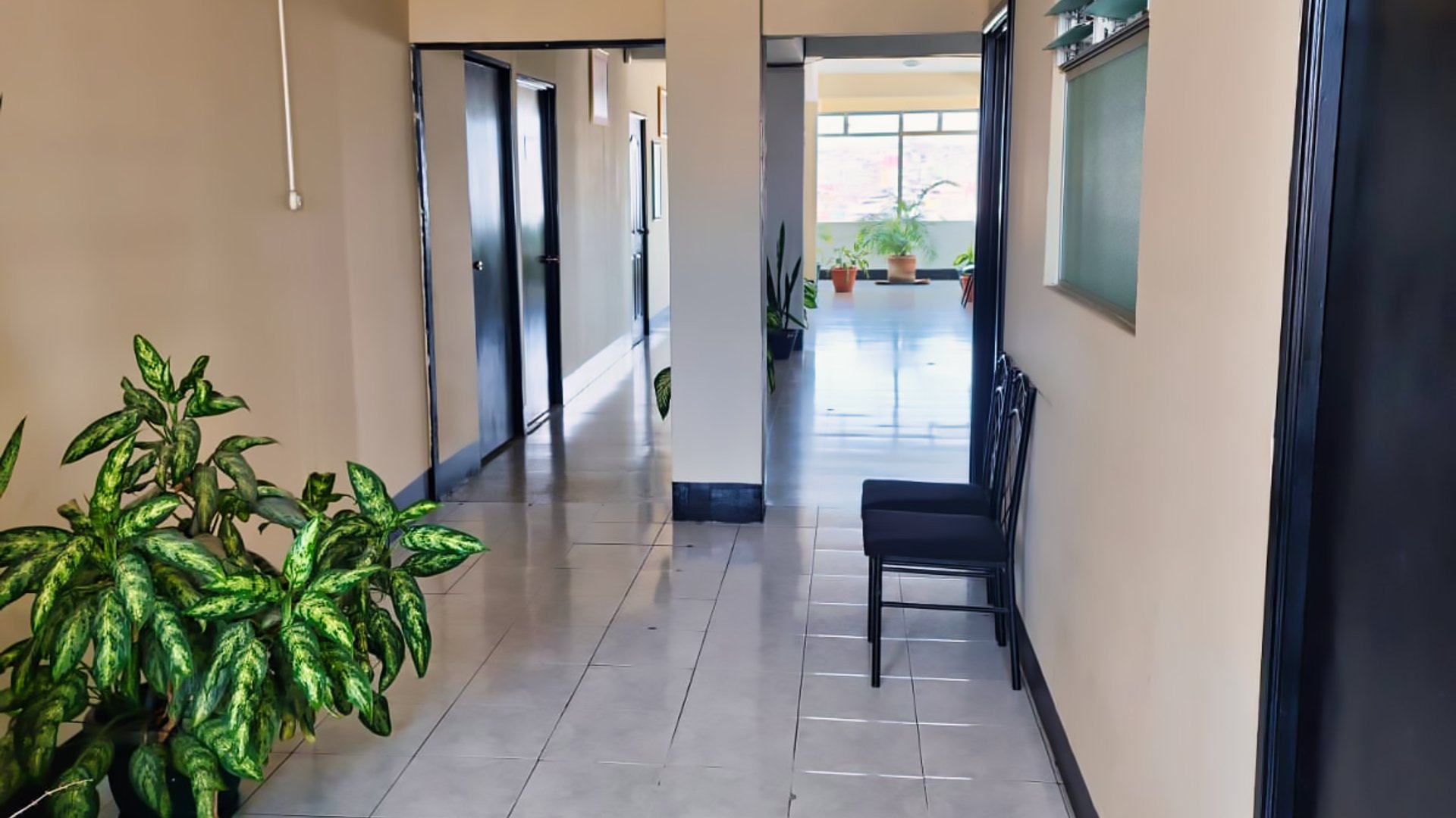 Edificio en venta | Zona 9, frente a Transmetro - Miniatura 7