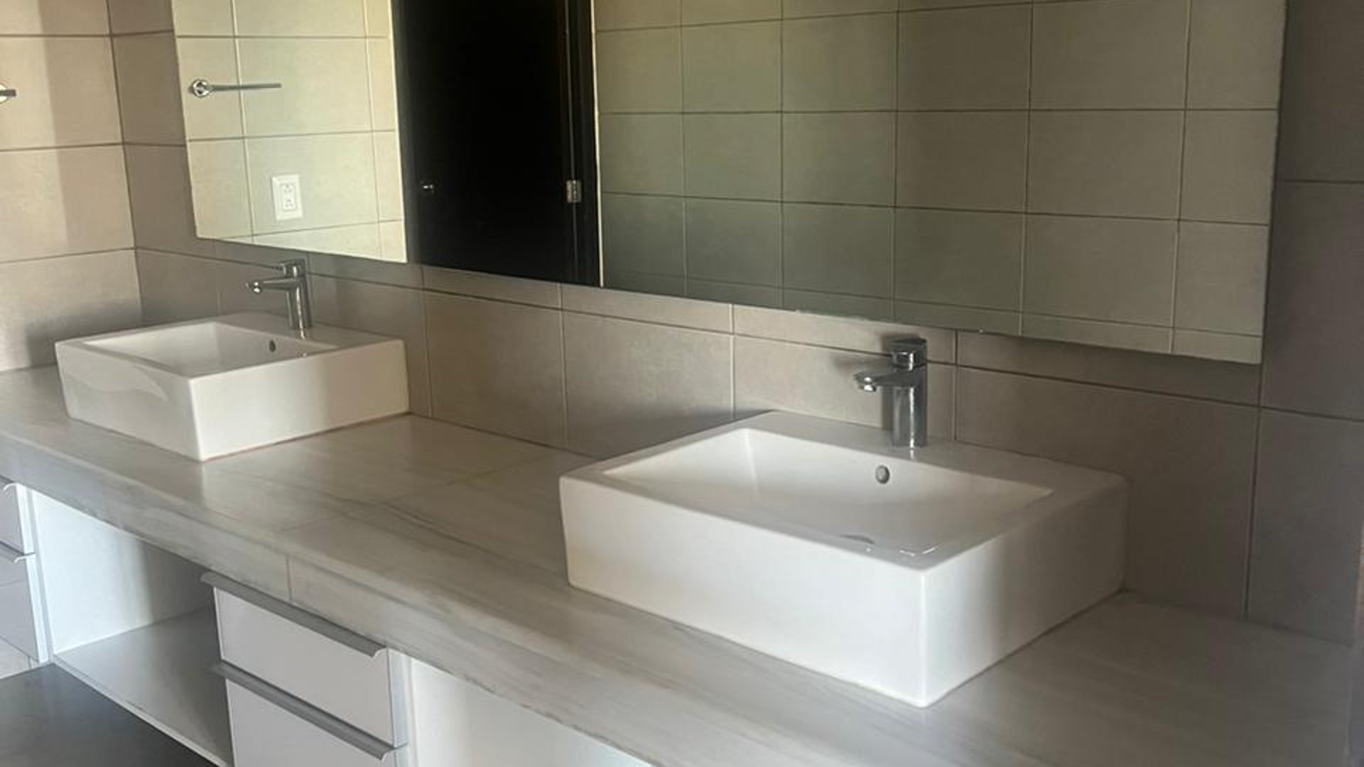 ALQUILER DE AMPLIO APARTAMENTO - ATTICA, ZONA 14 - Miniatura 16