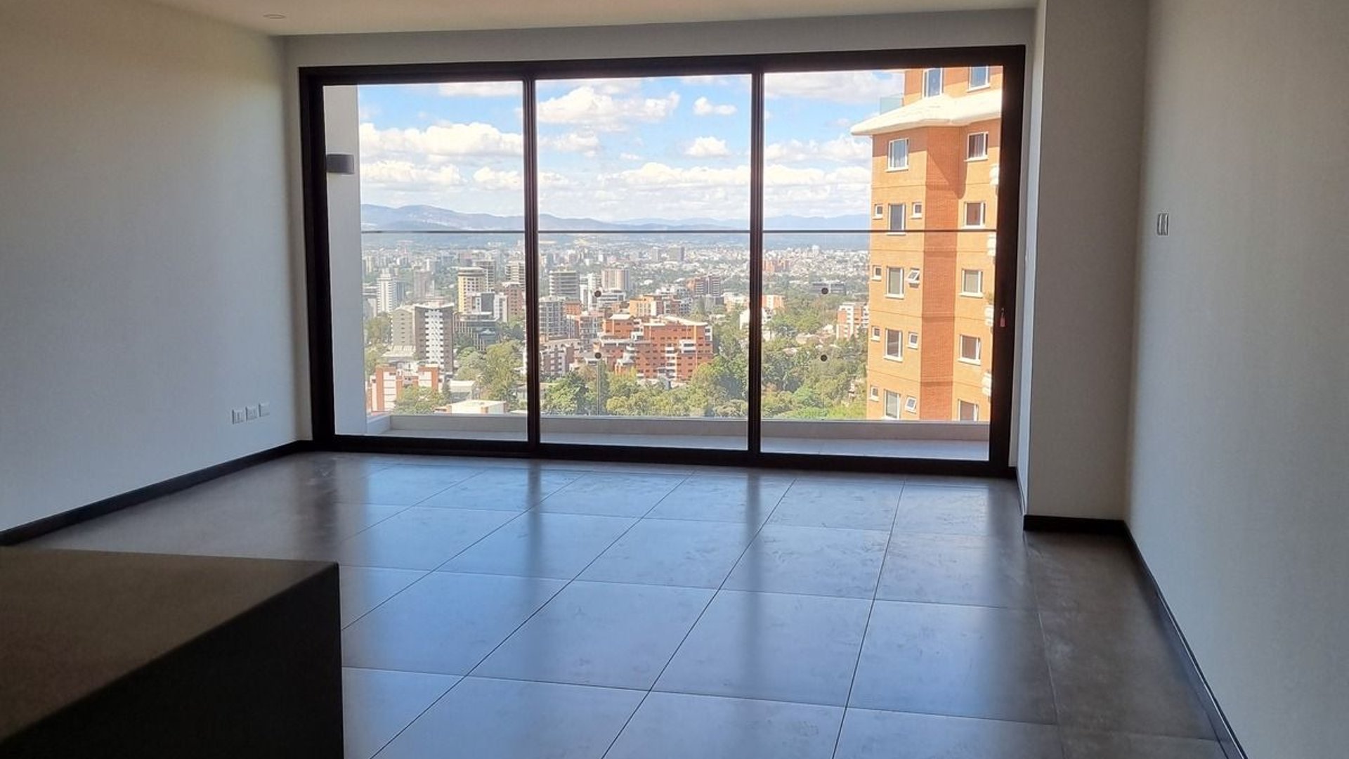 APARTAMENTO EN ALQUILER EN ZONA 15 SAN LAZARO - Miniatura 21