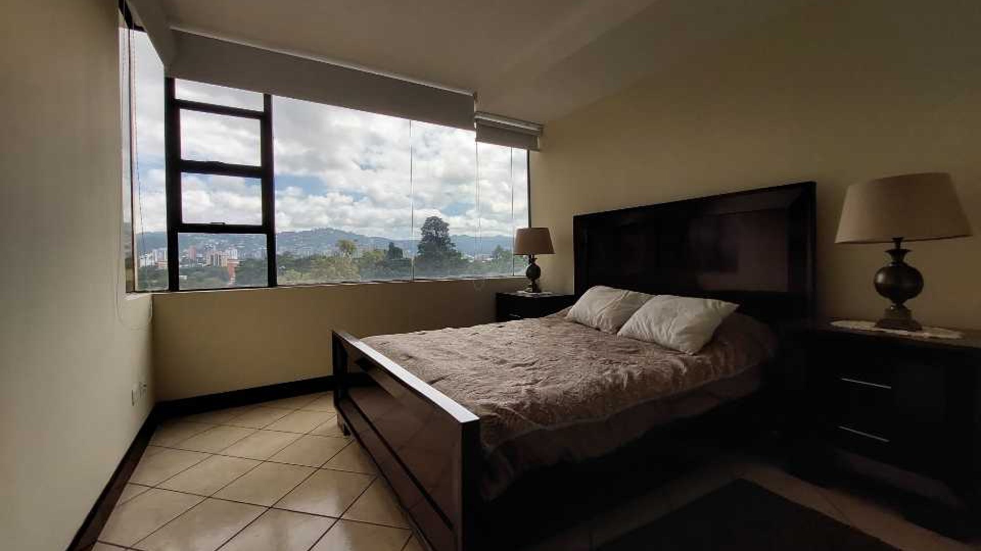 VENDO/ALQUILO APARTAMENTO EN MILENIA ZONA 10 DE 3 DORMITORIOS - Miniatura 9