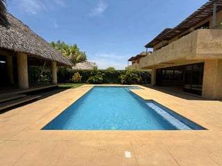 Monterrico Preciosa Casa de Playa NUEVA, tipo Santa Fe en Venta - 2