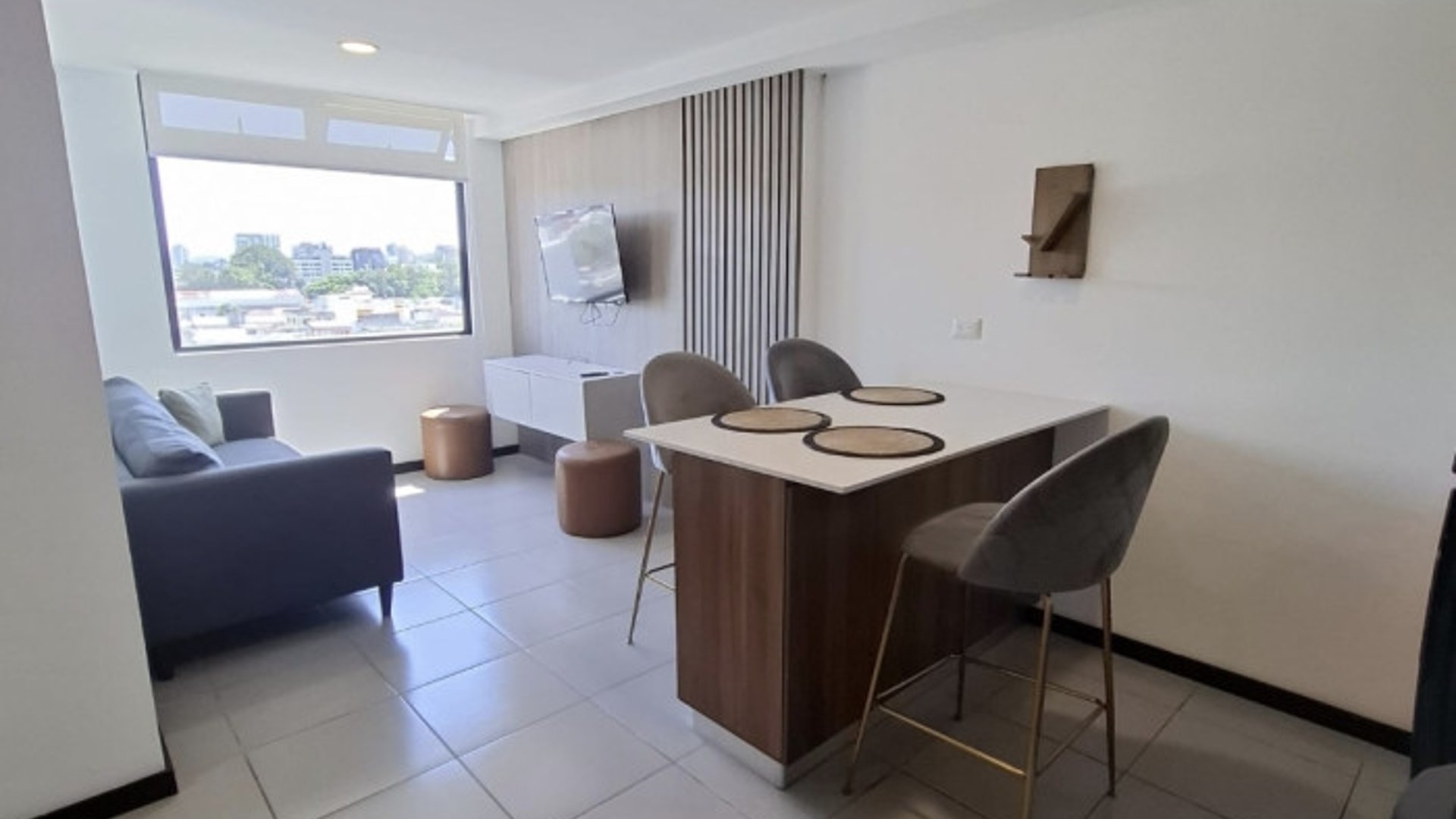 Apartamento amueblado en venta zona 14 Edificio Meraki - Miniatura 2
