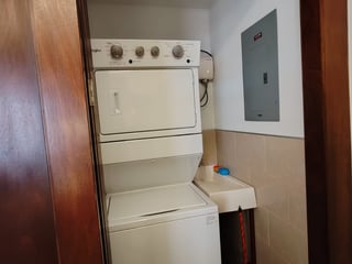 Apartamento Amueblado en Renta en Edificio Salvattore Zona 10 - 5