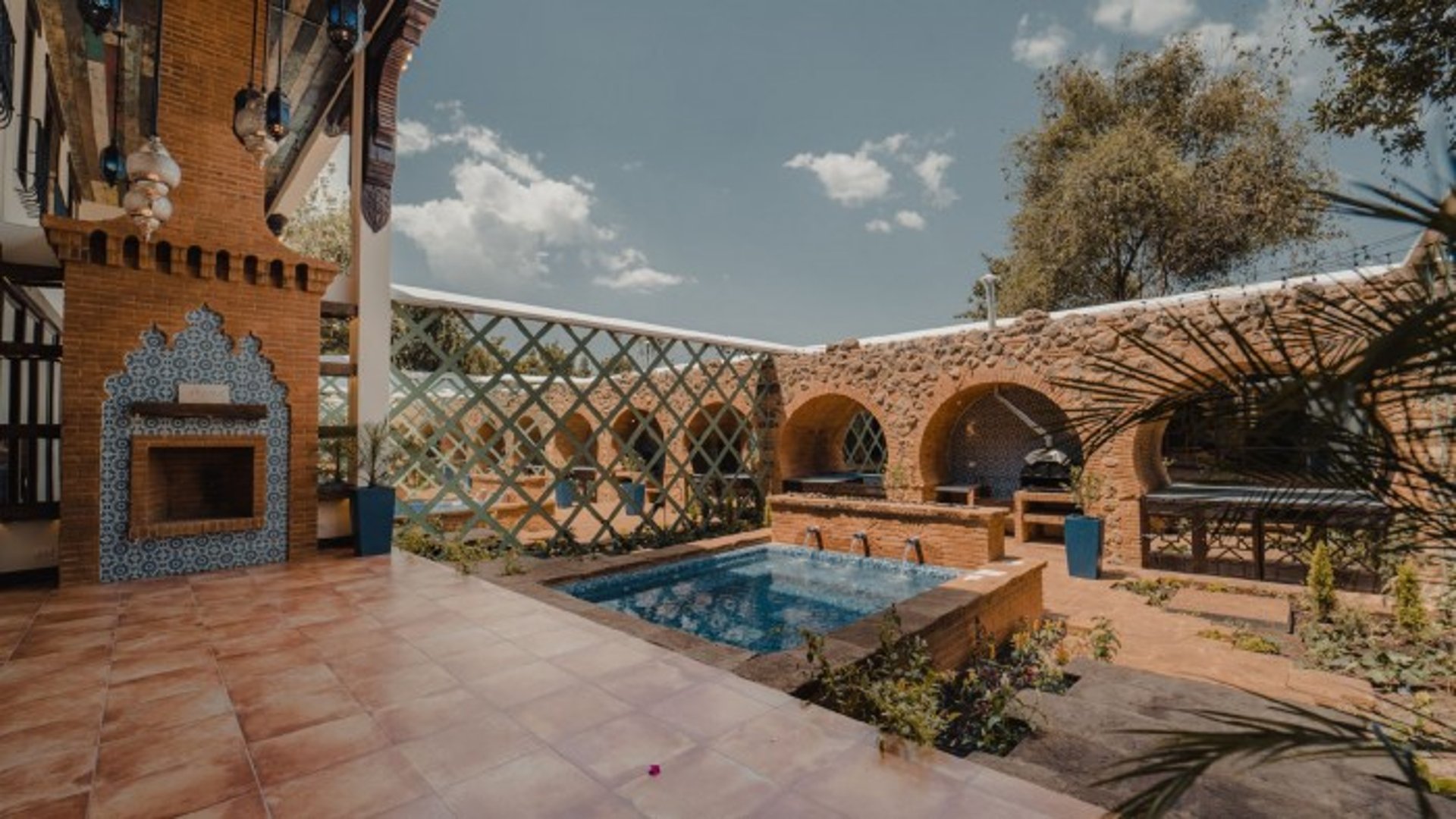 Exclusiva casa en Venta Hacienda del Comendador - Image 1