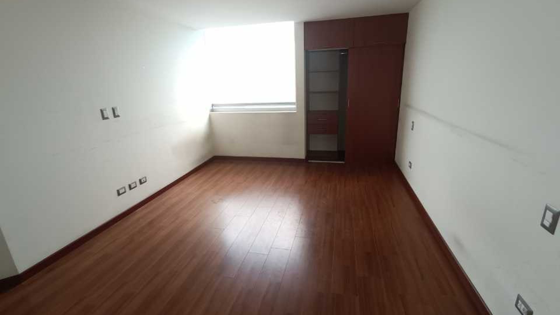 Venta de apartamento de 3 habitaciones Las Gemas zona 11 - Miniatura 21