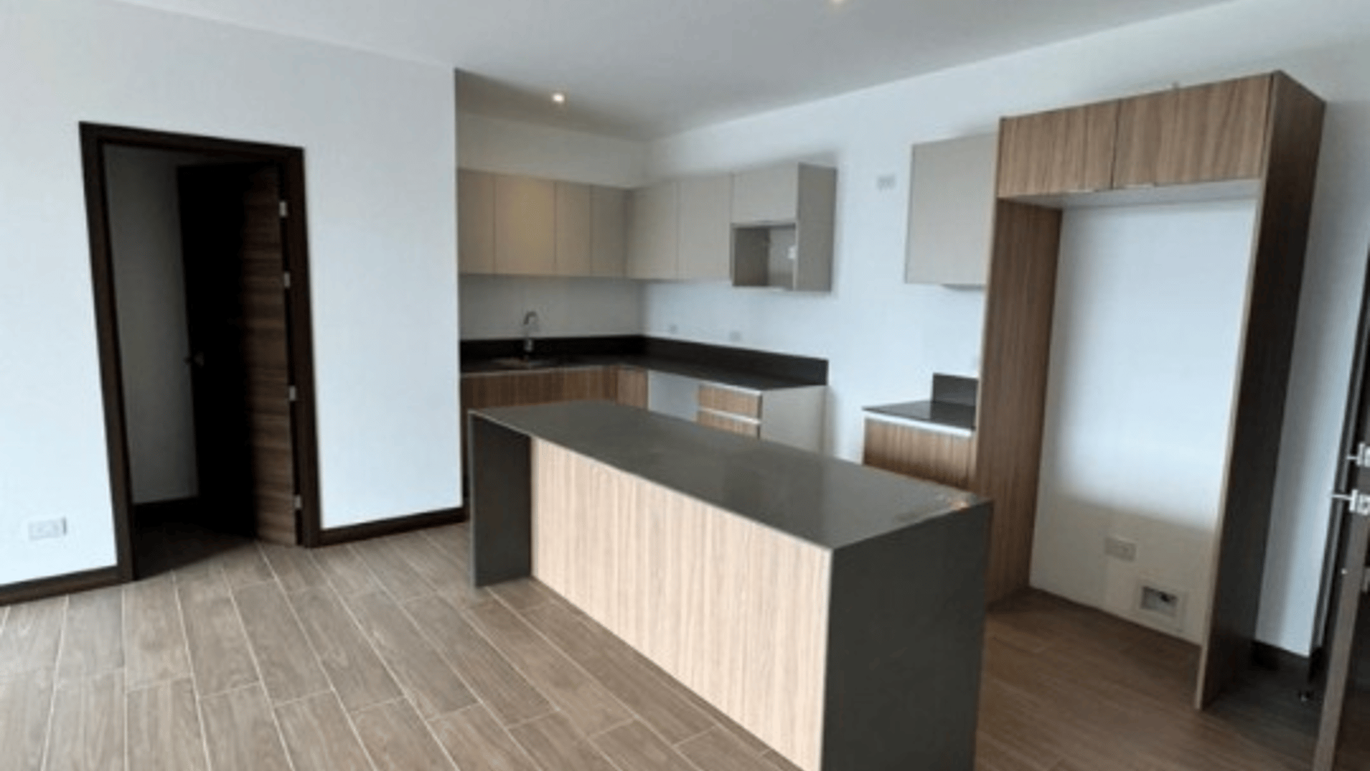 Apartamento en Venta y Renta en zona 15 - Image 1