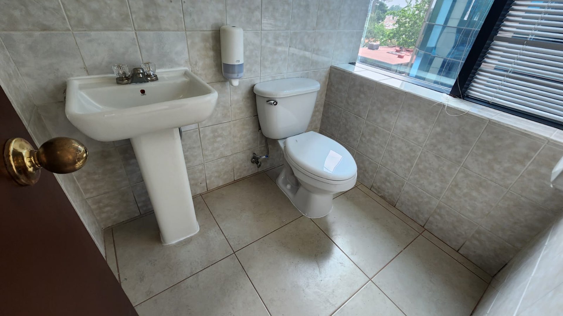 Oficina en venta en zona 14 Europlaza Ref-5642 - Miniatura 6