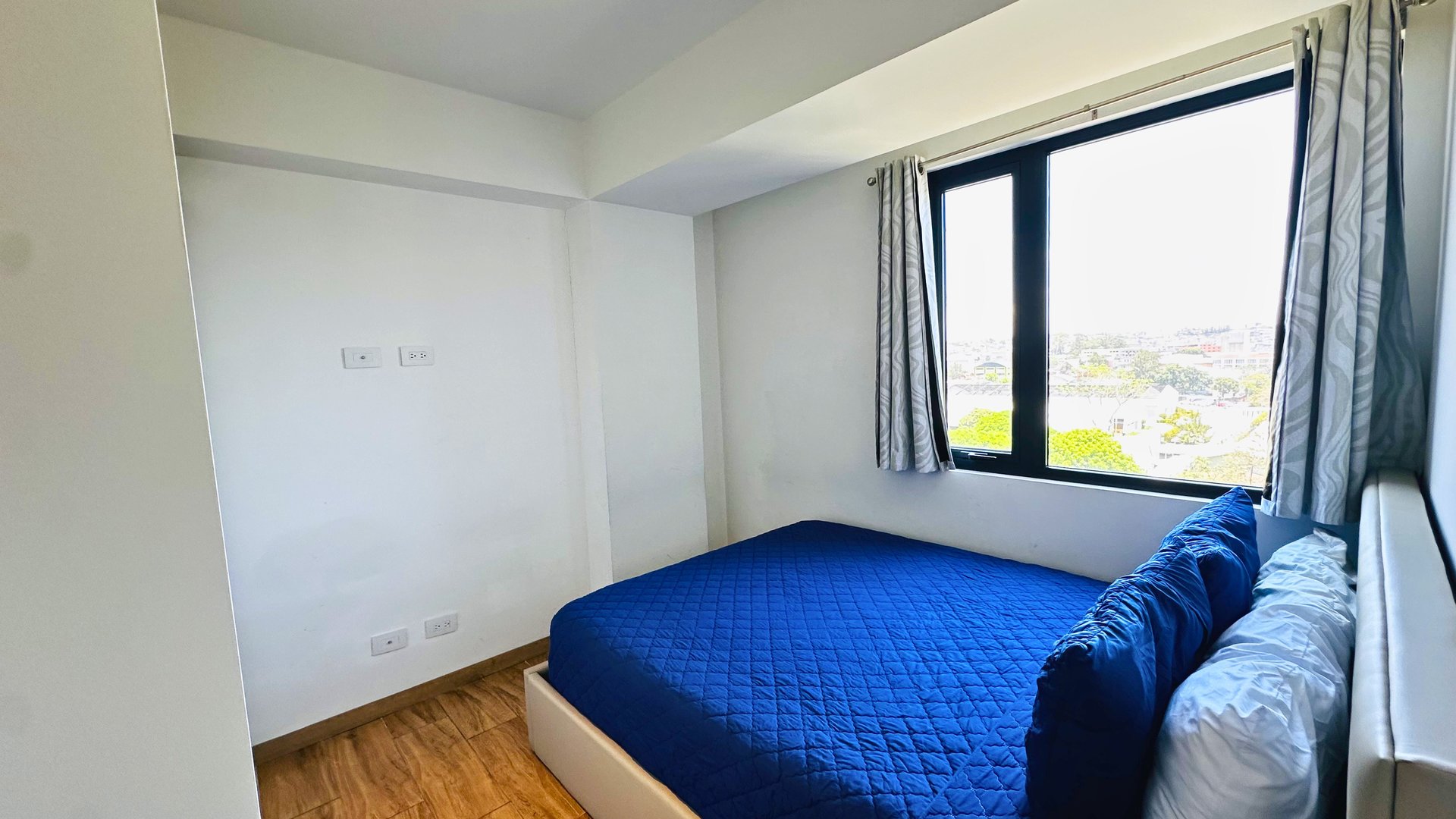 APARTAMENTO AMUEBLADO EN RENTA, EDIFICIO CENDANA ZONA 9 - Miniatura 9