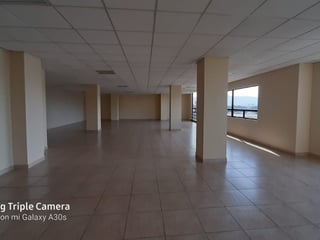 Alquilo amplia oficina en Edificio Condesa II, Zona 13 - 3