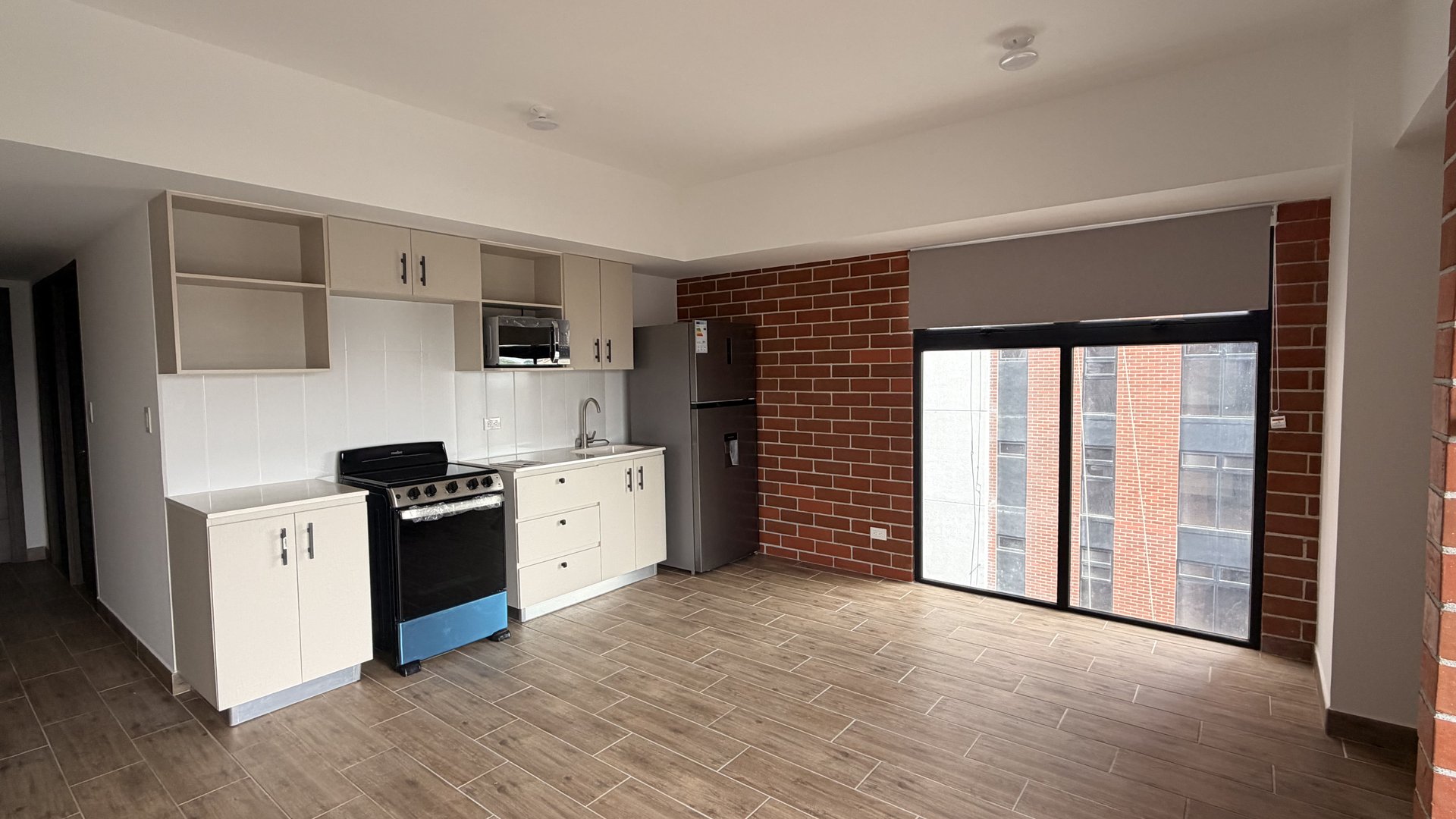 Apartamento en Alquiler Edificio Modra, zona 4  - Image 1