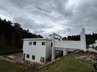 House for Sale in Fraijanes, Guatemala | 3 Beds, 4.5 Baths | Spacious Garden | Parking | $375K - 5