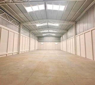 ⭕ NUEVO PRECIO
BODEGA EN ALQUILER📍Industrial Campestre Comercial CAES
