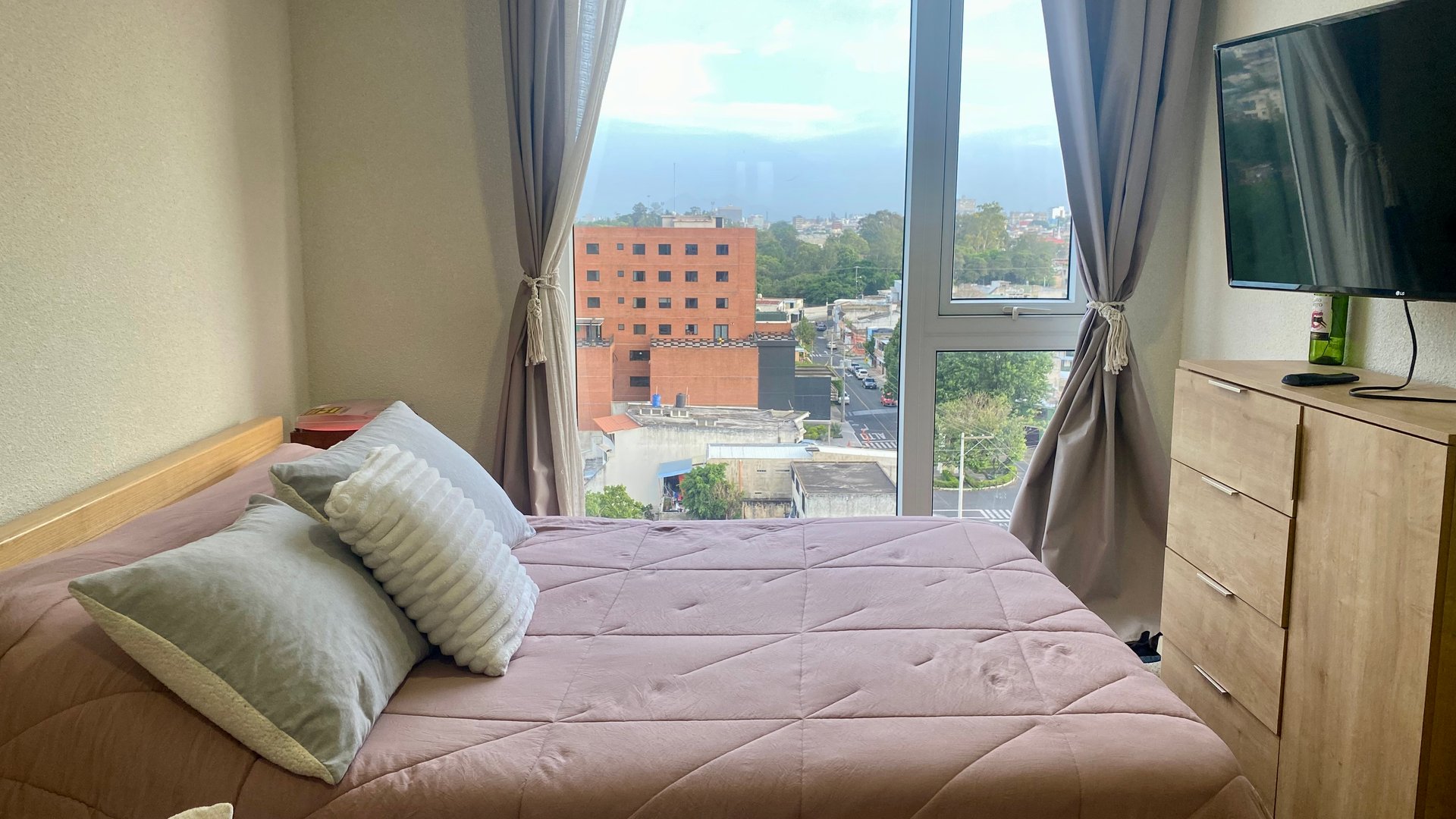 Apartamento en Venta, Edificio Bosse, zona 2 - Miniatura 8