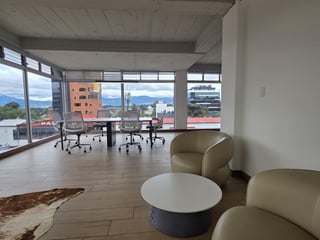 Oficina Corporativa en RENTA Las Américas Zona 13 - 4
