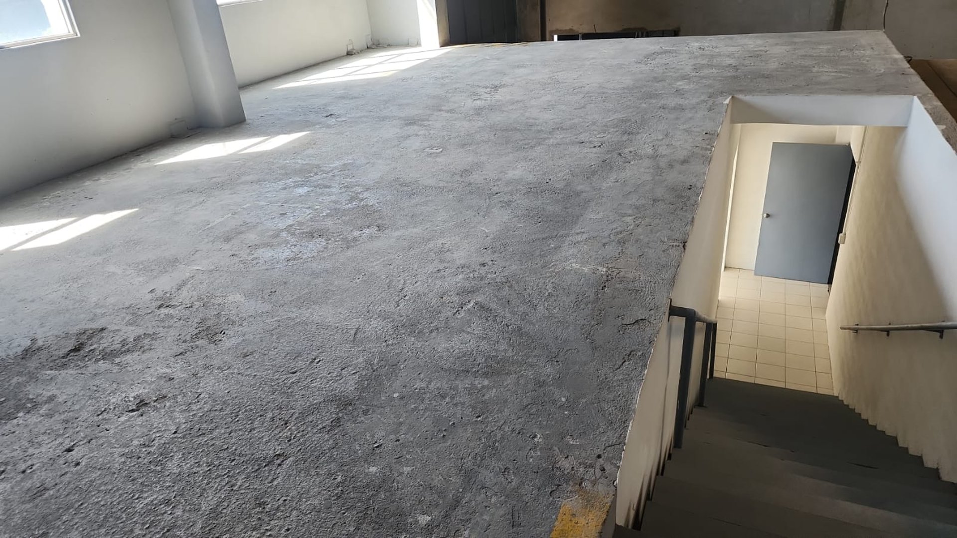 OFIBODEGA EN COMPLEJO ZONA 6 DE VILLA NUEVA - Miniatura 8