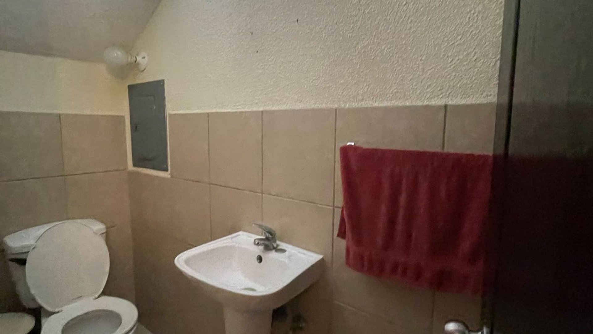 CASA EN RESIDENCIALES LOS OLIVOS ZONA 18 - Miniatura 5