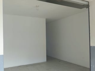 Local Comercial en Renta en Plaza Surti Ahorro. Zona 18 - 4