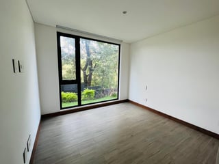 Alquilo  Lindo Apartamento Edificio dentro de Oakland Z. 10 - Image 2