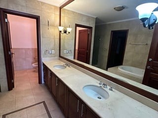 Apartamento en Alquiler – Zona 14 Edificio Tadeus - Image 4
