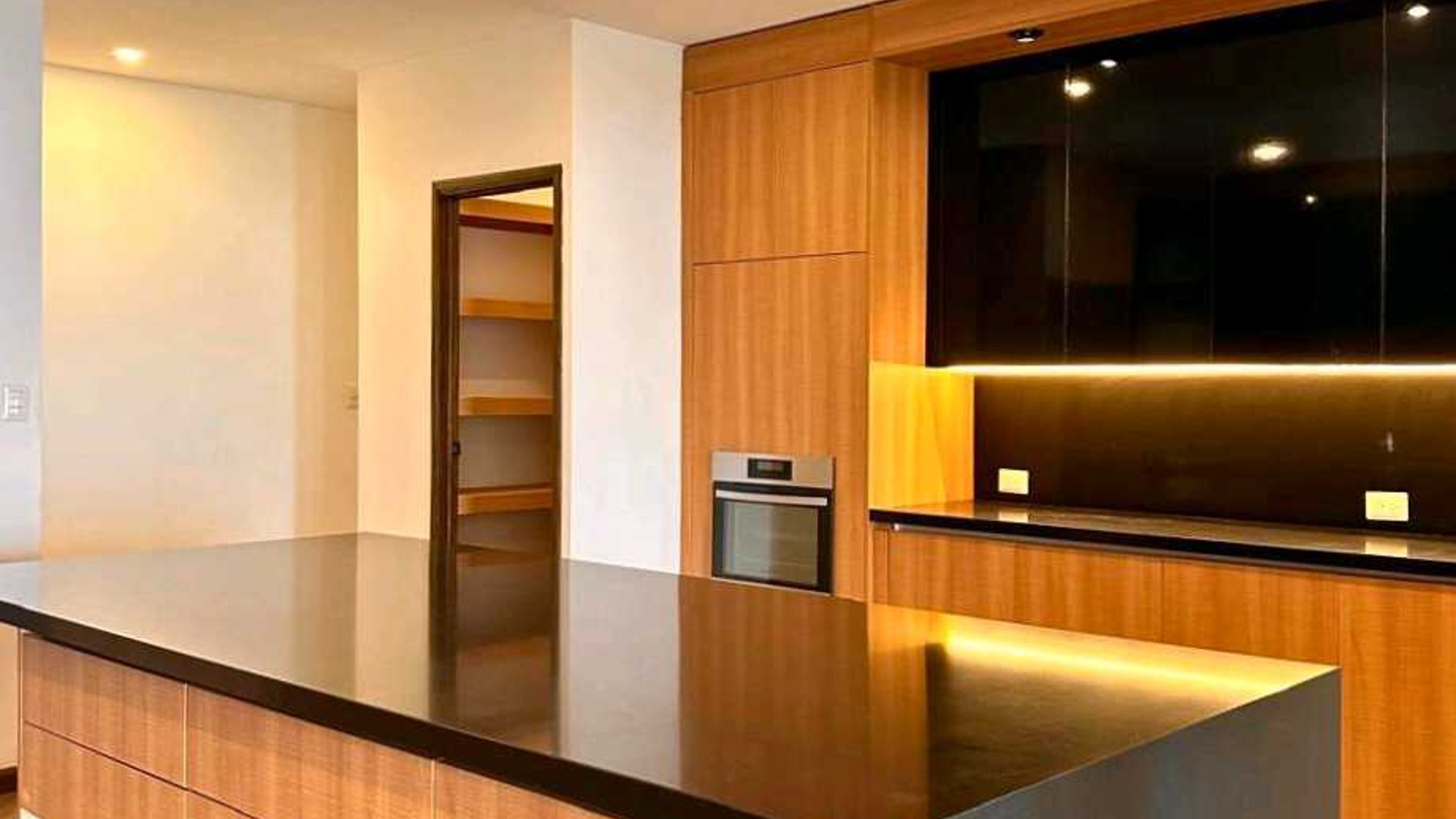 APARTAMENTO EN ALQUILER???? Edificio Boutique, Zona 15 - Miniatura 4
