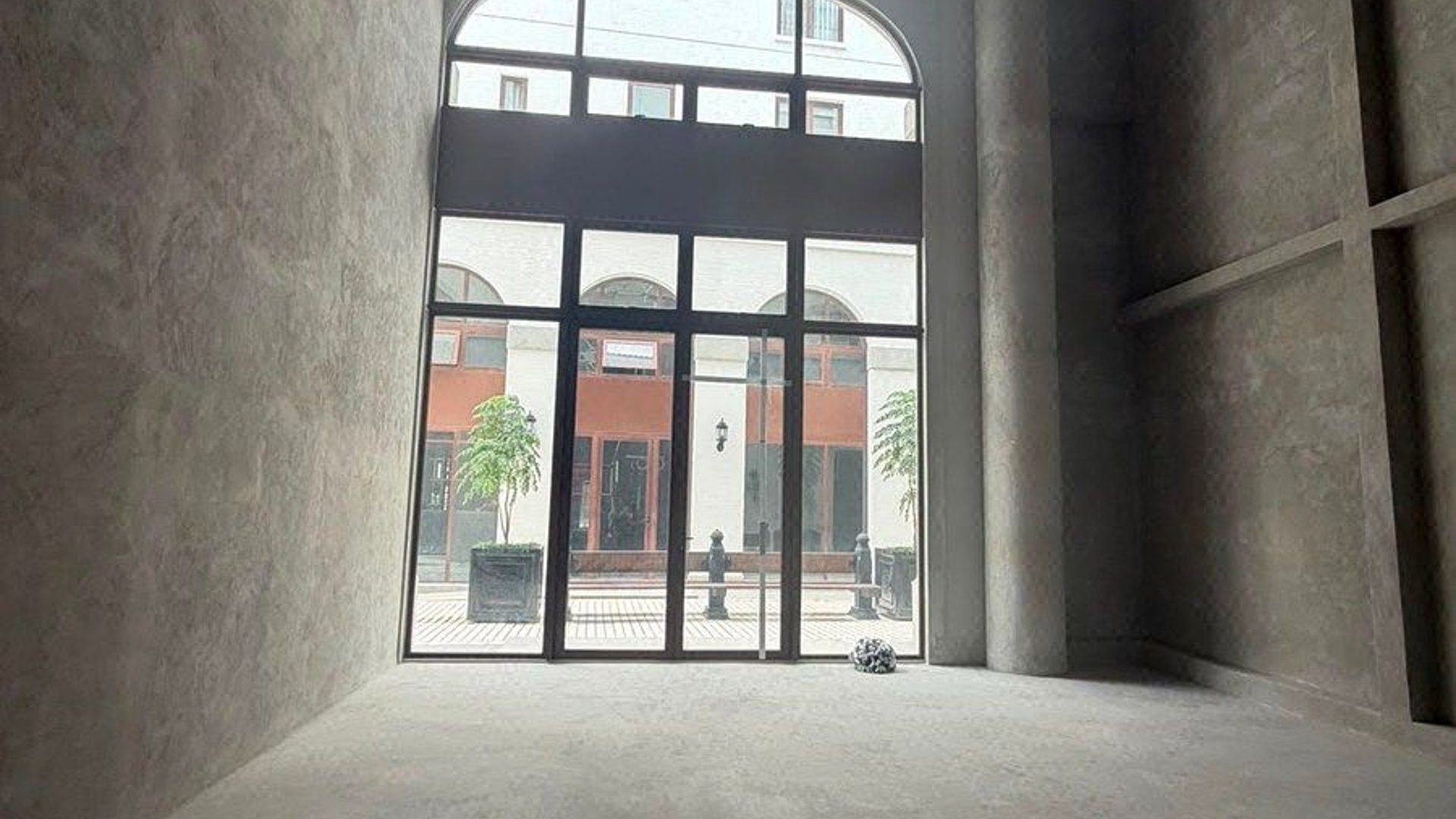 LOCALES / OFICINAS EN RENTA | ZONA 16 · CAYALÁ