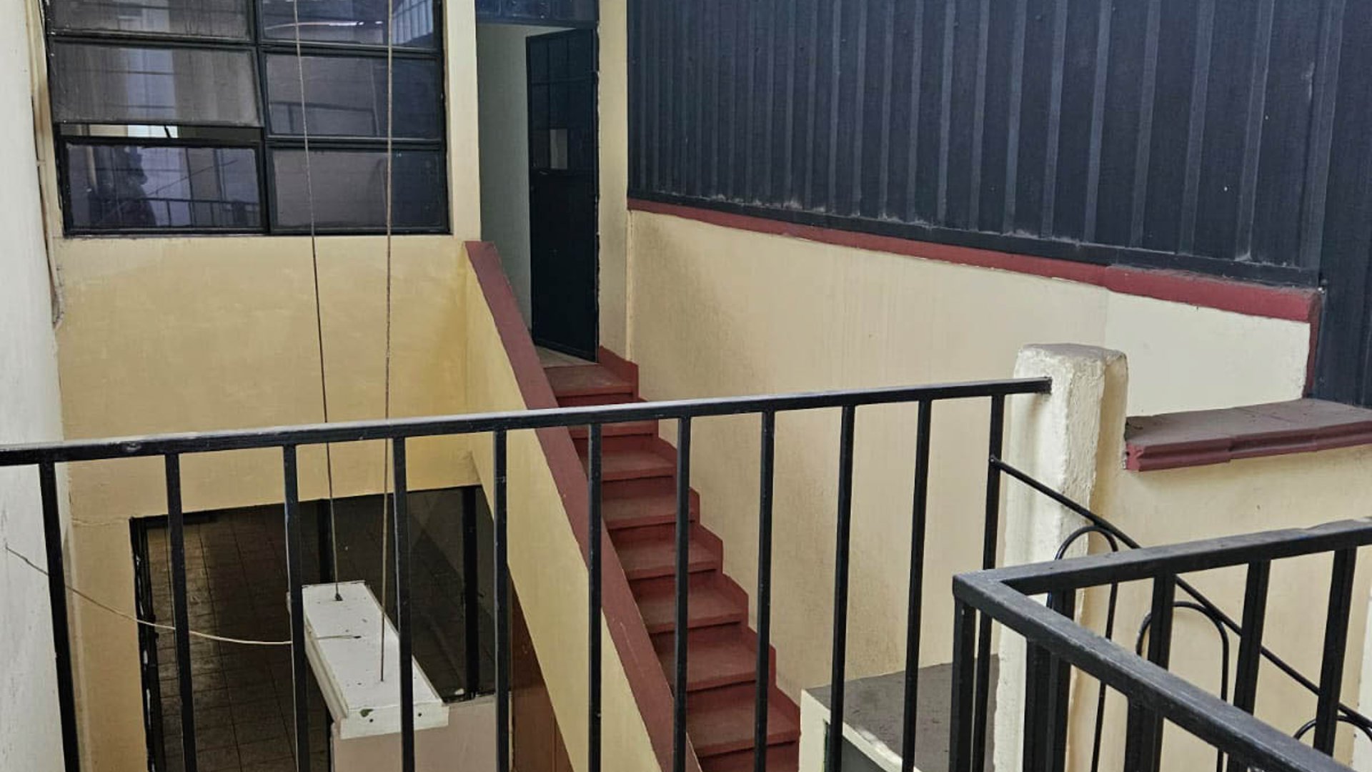 CASA CON GIRO COMERCIAL EN RENTA ZONA 9