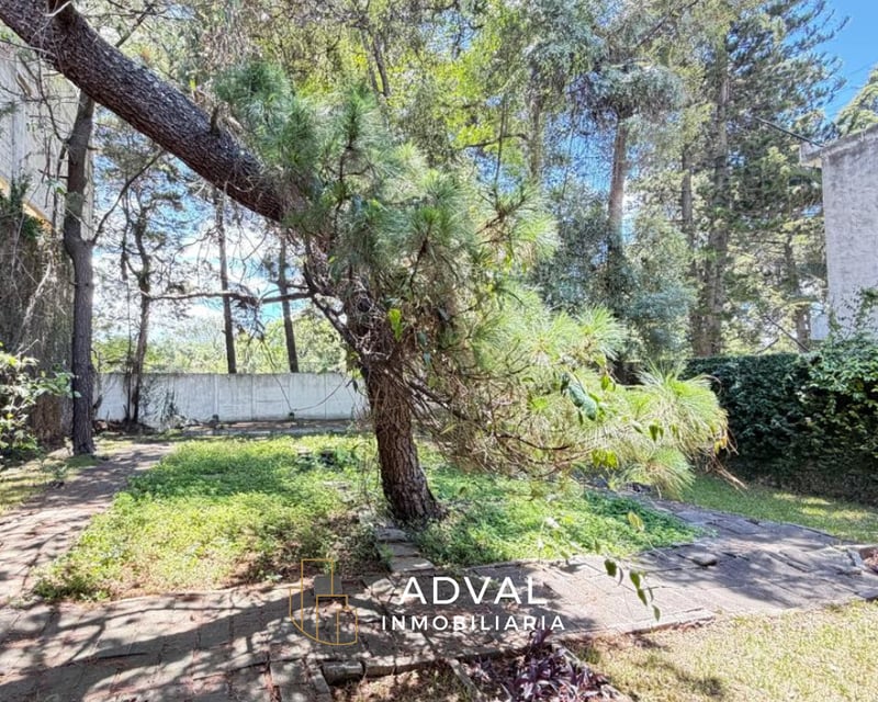 Venta de Casa Aguilar Batres para vivienda o para derrumbar y construir Zona 12