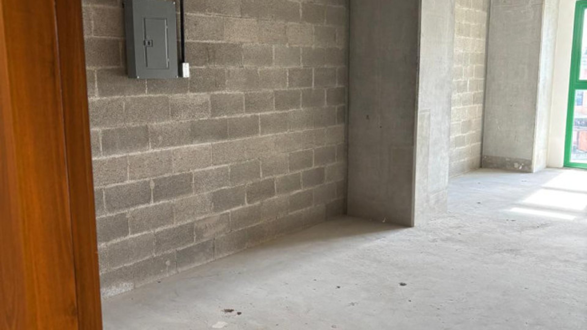 OFICINA COMERCIAL  EN VENTA Y RENTA ENTRADA A SAN JOSE PINULA - Miniatura 2