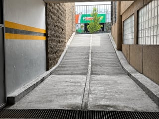 EDIFICIO CORPORATIVO EN RENTA | BOULEVARD LOS PROCERES | ZONA 10 DE GUATEMALA - 2