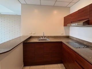 📍 APARTAMENTO EN RENTA – 2 HAB + BALCÓN | EDIFICIO ADRIATIKA | Z.14 - 2