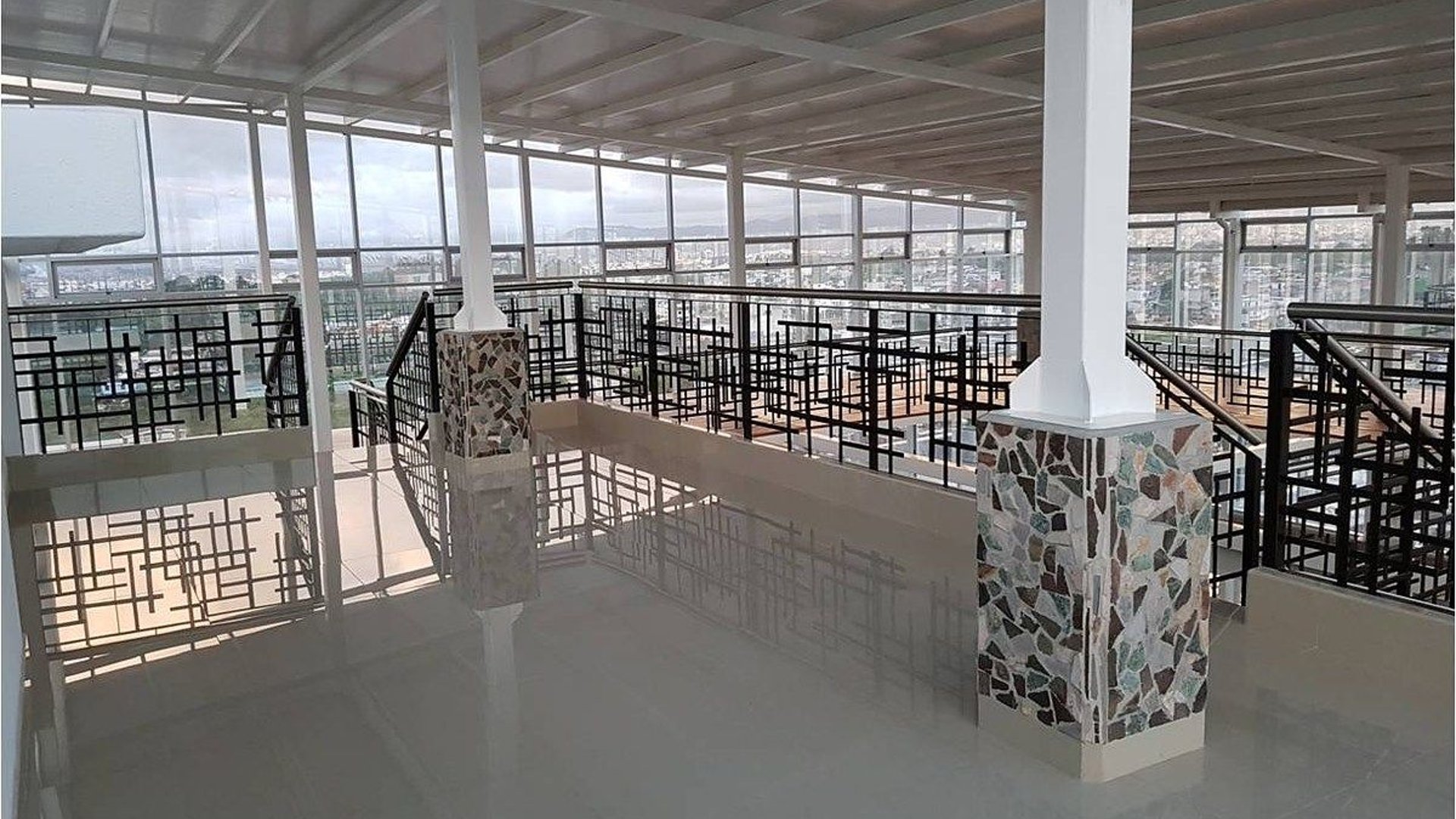 Edificio Stoneglass | Oficinas y Bodegas en Zona 7, Guatemala - Miniatura 4