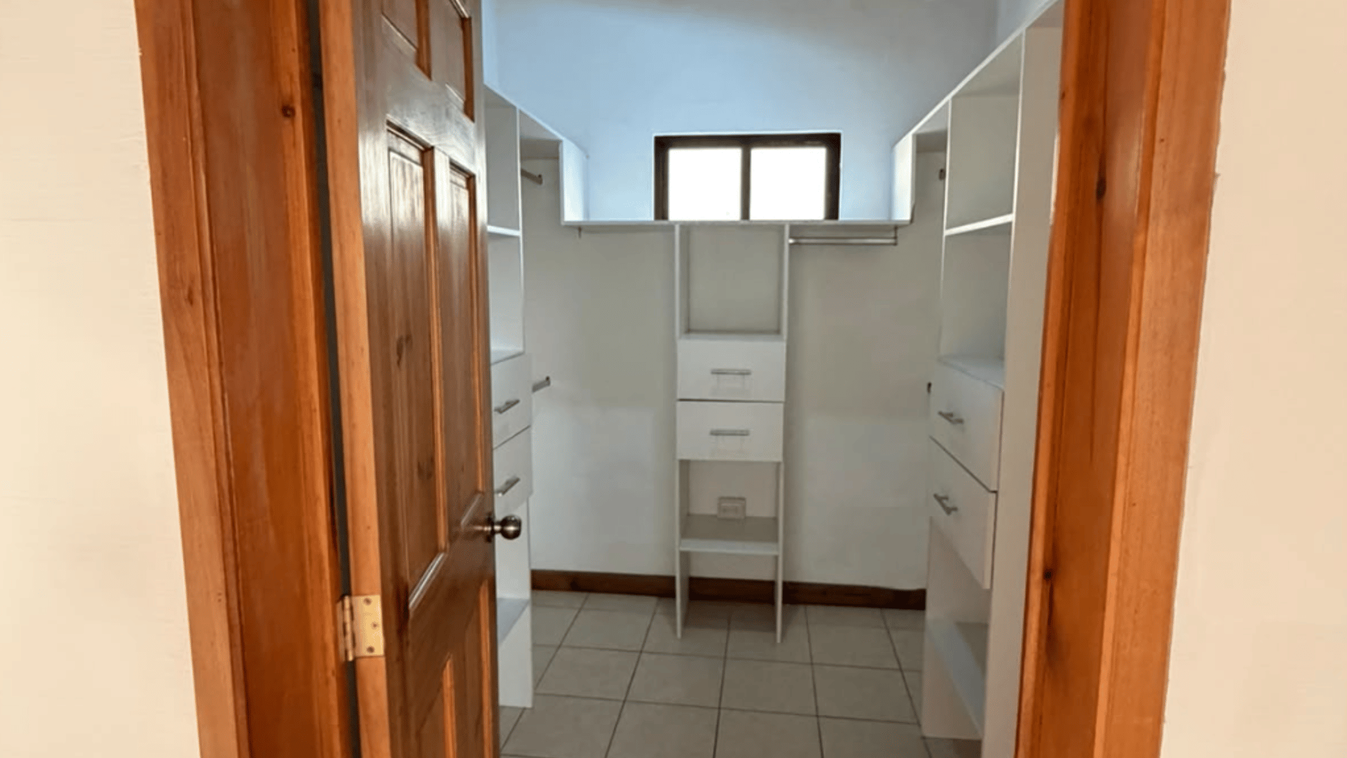CASA EN RENTA | BOULEVARD ACATÁN CONDOMINIO SAN MATEO , ZONA 16 - Miniatura 6