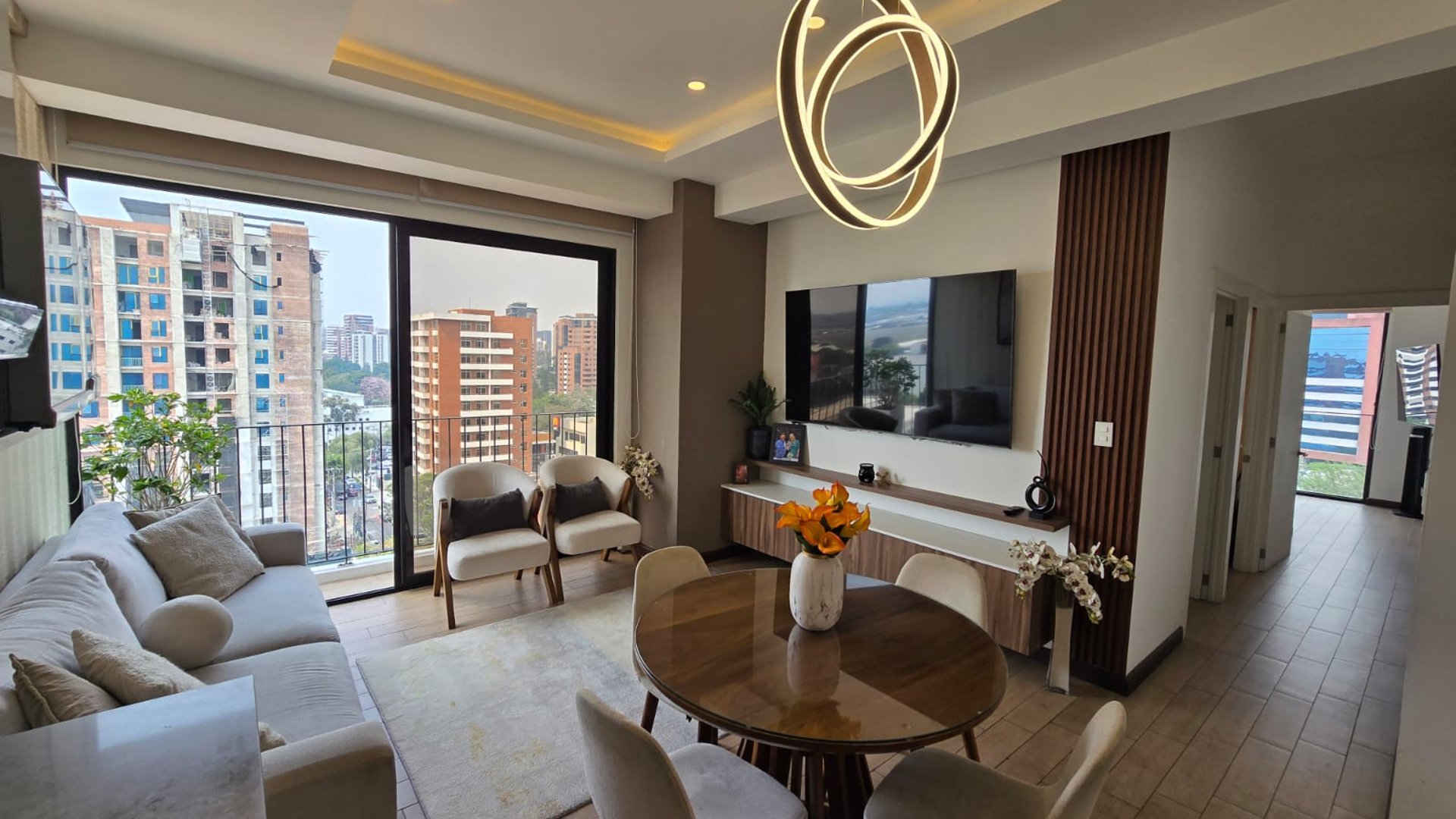 Apartamento en venta en zona 13 a una cuadra de Las Américas.