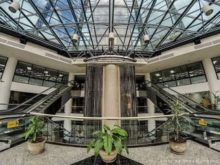 📍 LOCAL COMERCIAL EN RENTA – 98.97 M² | ATLANTIS | ZONA 10 - 4