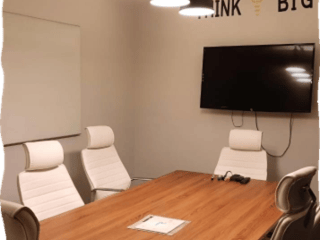 Oficina en Venta en Zona Pradera zona 10 - Image 1