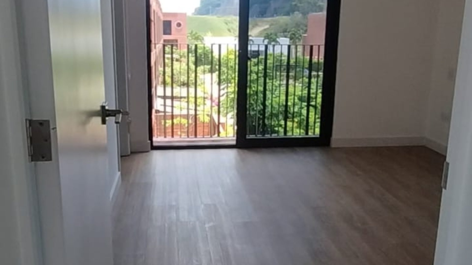 RENTA CASA IRIDIA HOMES, CAÑADAS DE ELGIN ZONA 13 - Miniatura 11